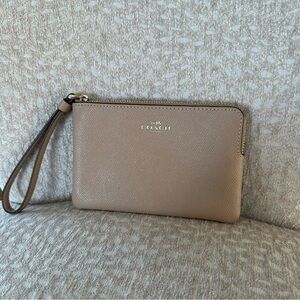 Coach Corner Zip Wristlet